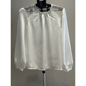 NWT Vince Camuto Women's size M New Ivory Blouse